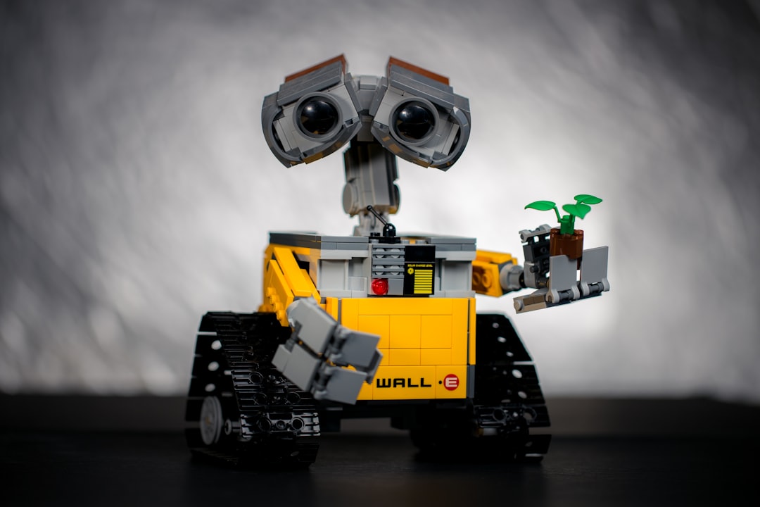 Cobot bei der Arbeit mit menschlichem Mitarbeiter